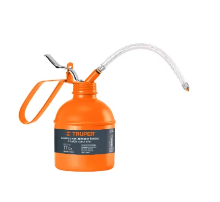 Aceitera de 500 ml (17 oz) con aplicador flexible, TRUPER